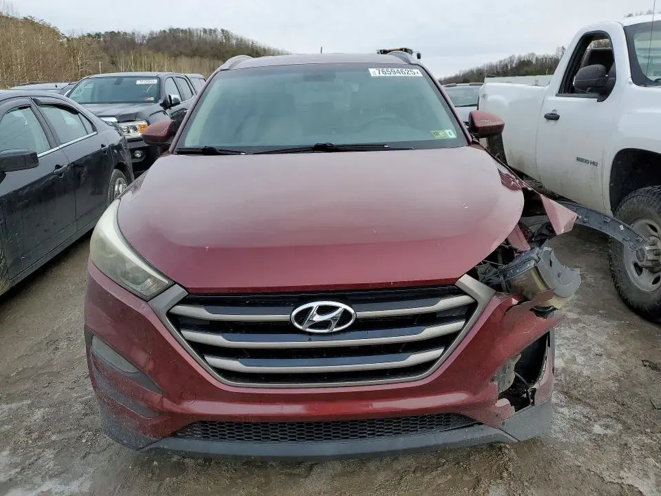 2016 HYUNDAI TUCSON SE  