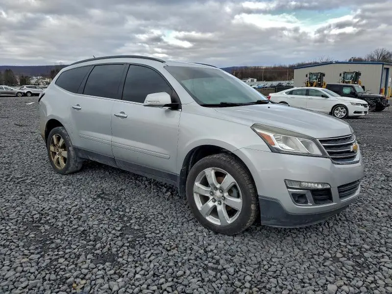2017 CHEVROLET TRAVERSE LT  