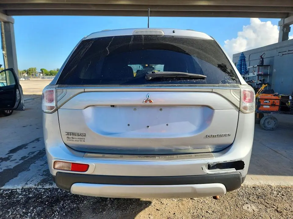 2015 MITSUBISHI OUTLANDER SE  