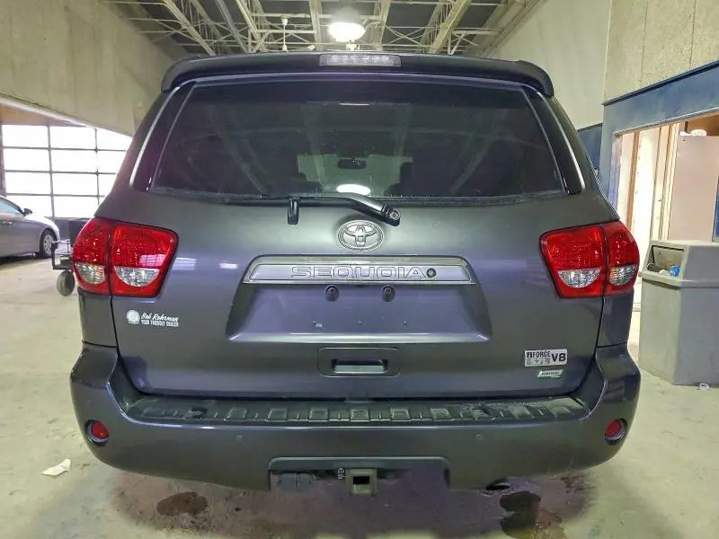 2017 TOYOTA SEQUOIA PLATINUM  