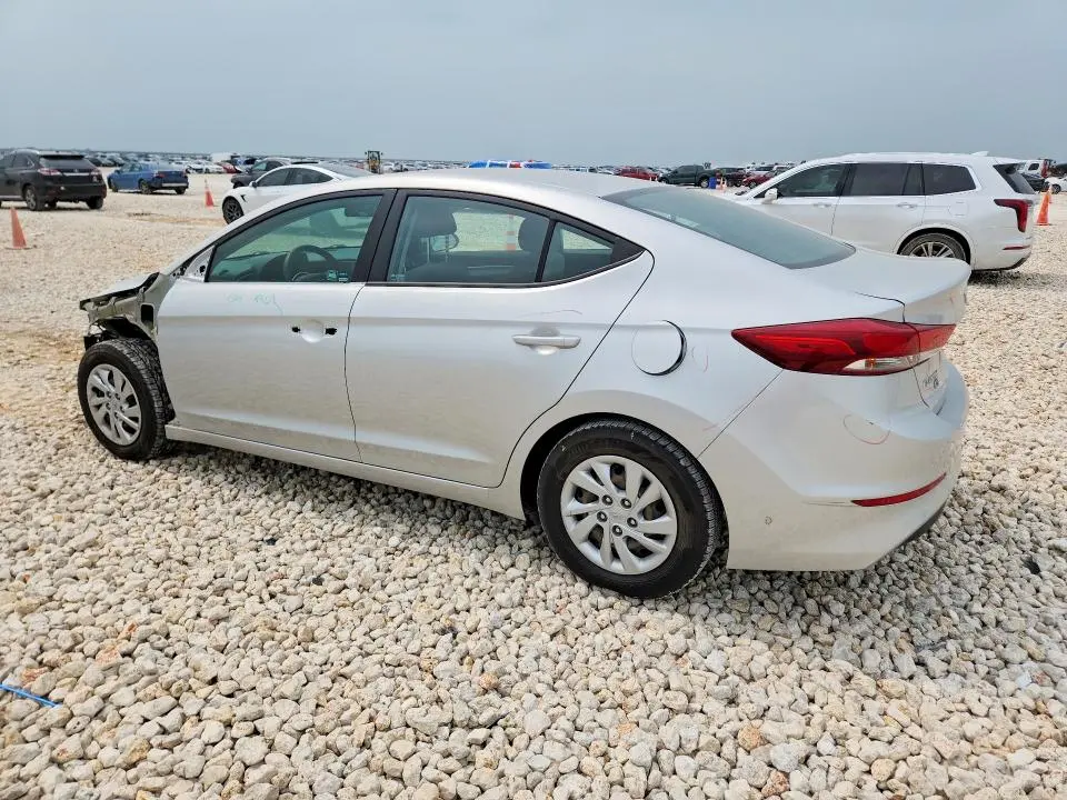 2018 HYUNDAI ELANTRA SE  