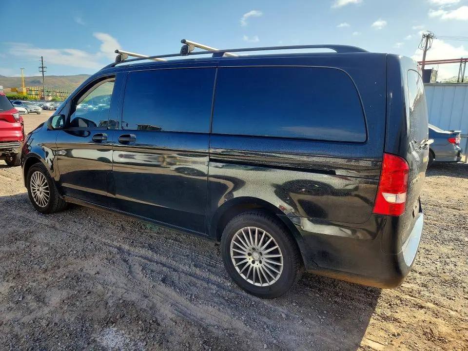 2017 MERCEDES-BENZ METRIS   