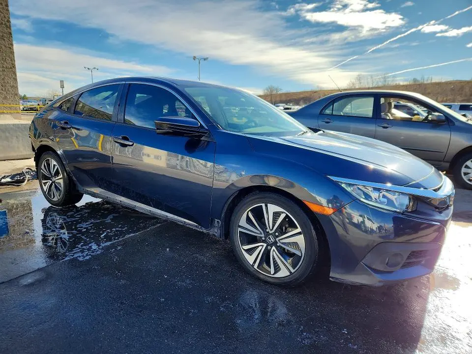 2017 HONDA CIVIC EX  