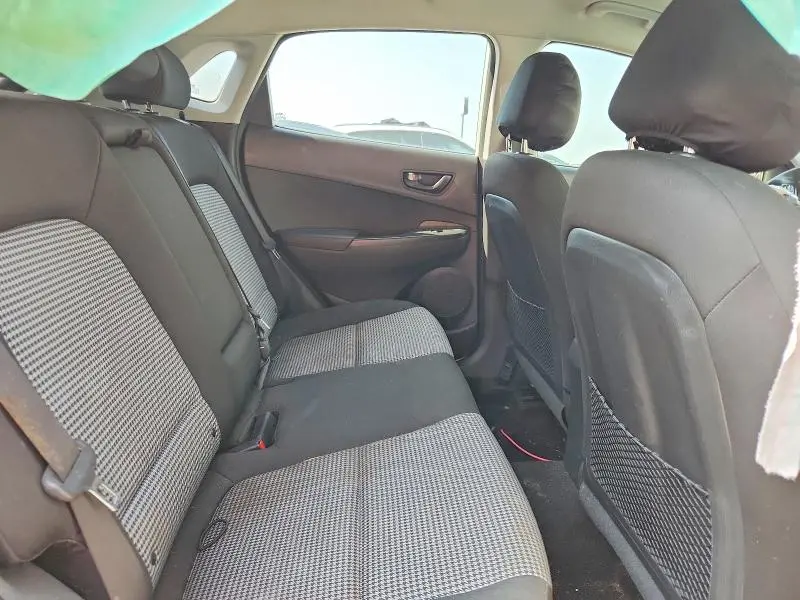 2021 HYUNDAI KONA SE  