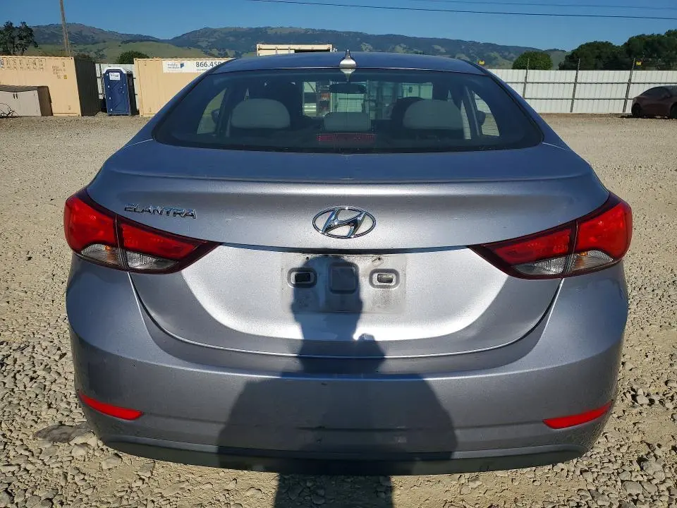2016 HYUNDAI ELANTRA SE  