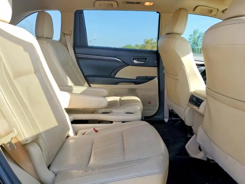 2016 TOYOTA HIGHLANDER LIMITED PLATINUM  