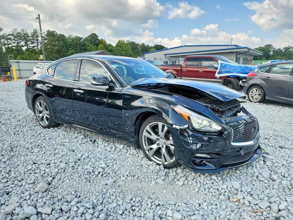 2015 INFINITI Q70 3.7  