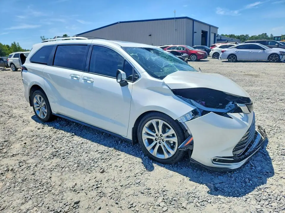 2023 TOYOTA SIENNA PLATINUM 7-PASSENGER  