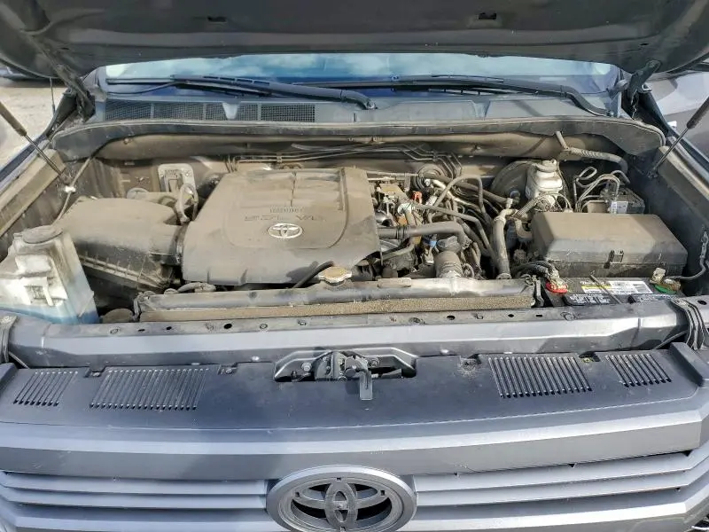 2015 TOYOTA TUNDRA CREWMAX SR5  