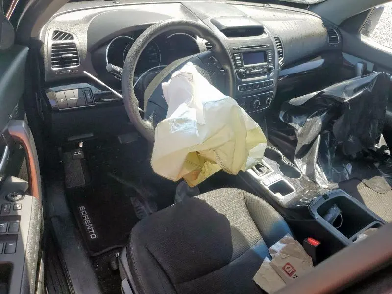 2014 KIA SORENTO LX  