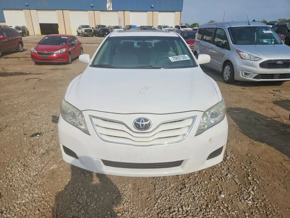 2011 TOYOTA CAMRY LE  