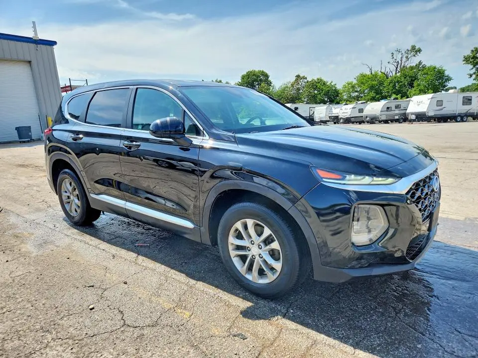 2020 HYUNDAI SANTA FE SE  
