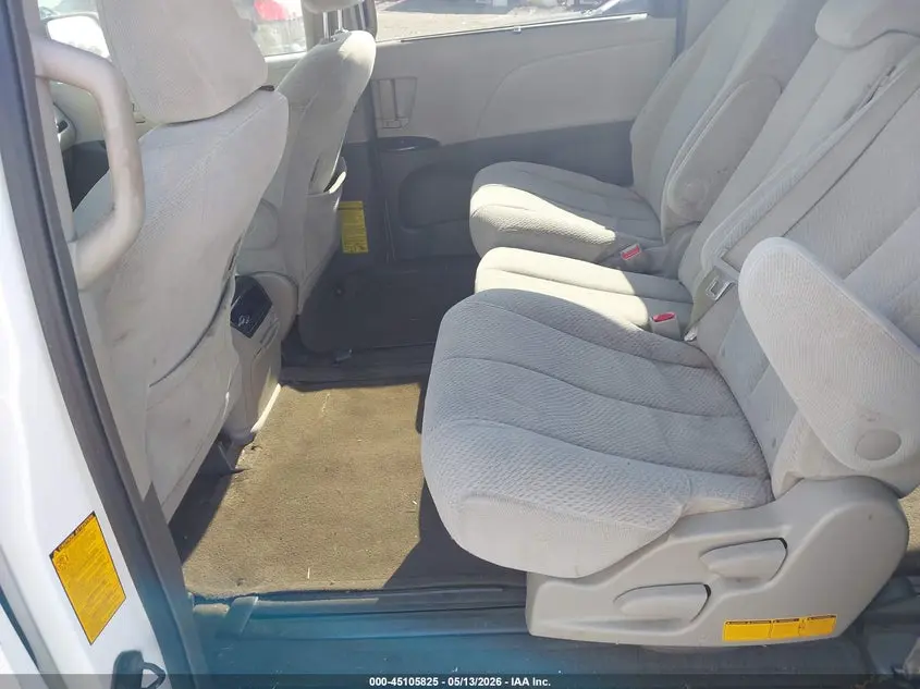 2011 TOYOTA SIENNA LE V6