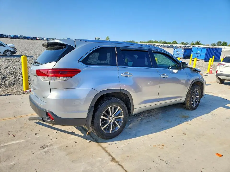 2018 TOYOTA HIGHLANDER XLE  