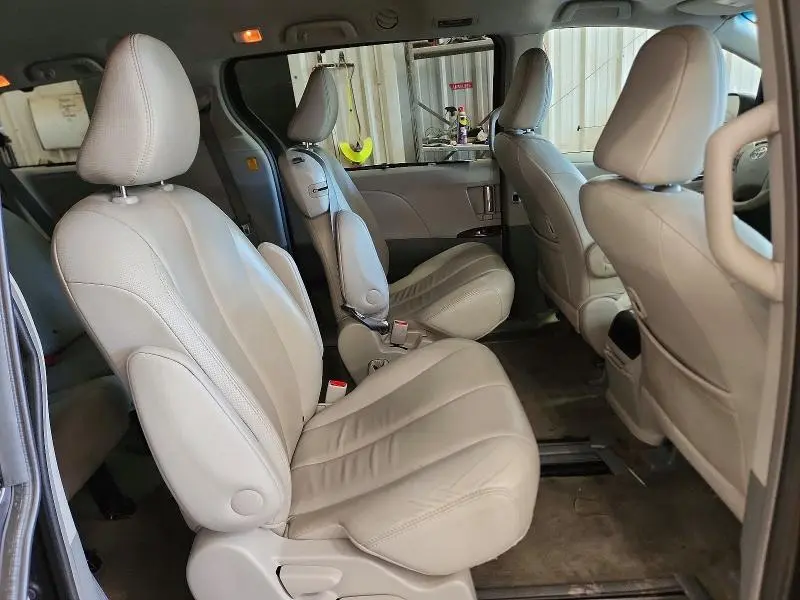 2013 TOYOTA SIENNA XLE 8-PASSENGER  