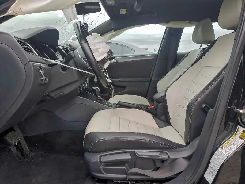 2016 VOLKSWAGEN JETTA SPORT  