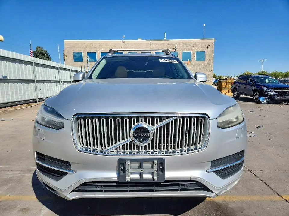 2016 VOLVO XC90 T6  