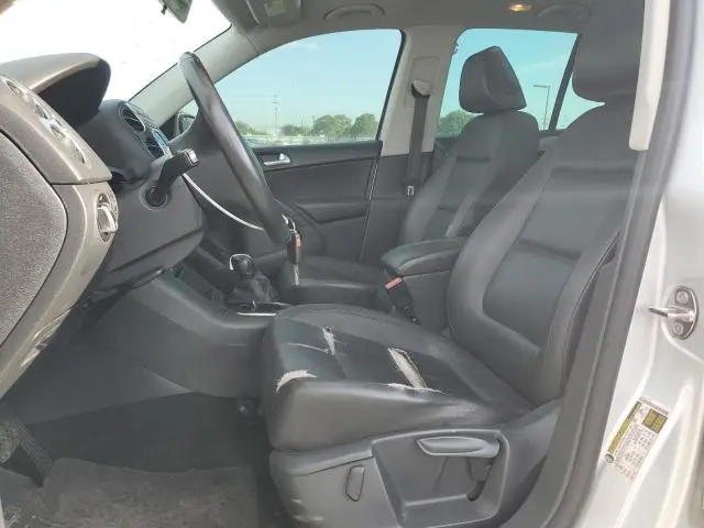 2013 VOLKSWAGEN TIGUAN S  