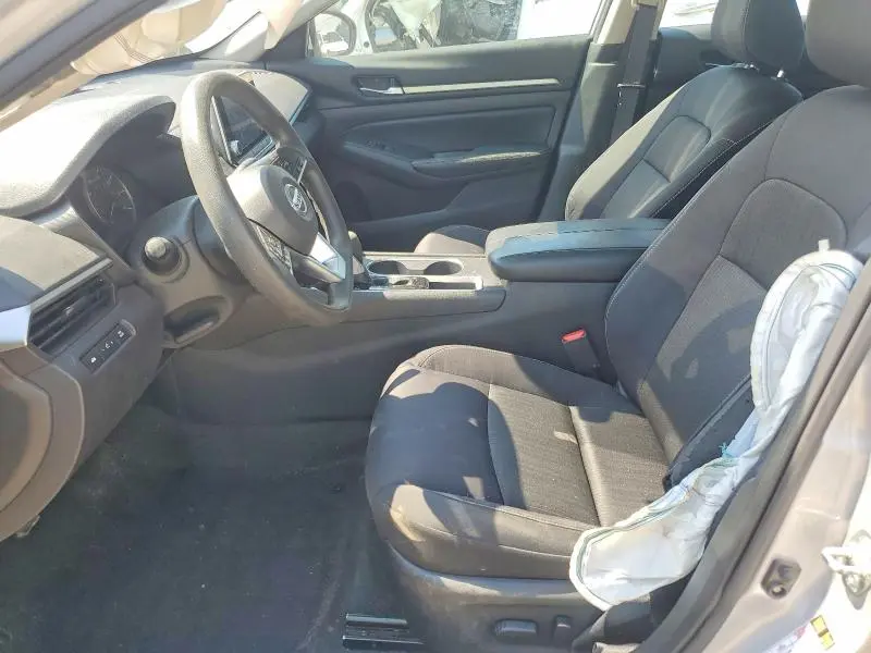 2022 NISSAN ALTIMA SV  