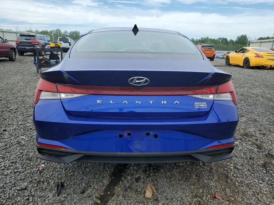 2023 HYUNDAI ELANTRA SE  