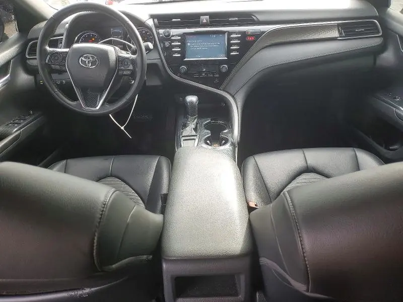 2019 TOYOTA CAMRY SE  