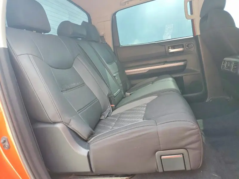 2018 TOYOTA TUNDRA CREWMAX SR5  