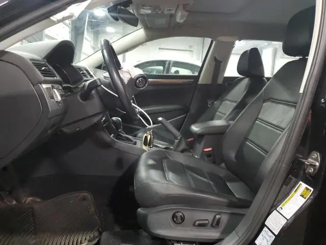 2017 VOLKSWAGEN PASSAT SE  