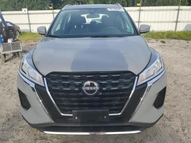 2024 NISSAN KICKS SV  