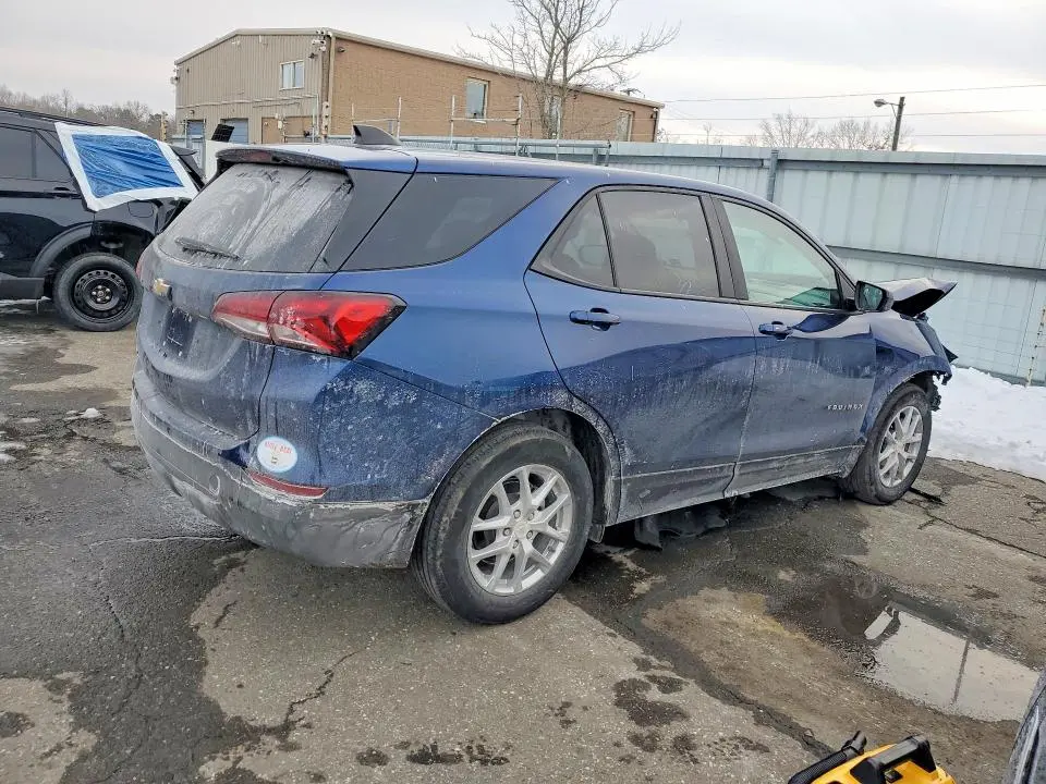 2022 CHEVROLET EQUINOX LS  
