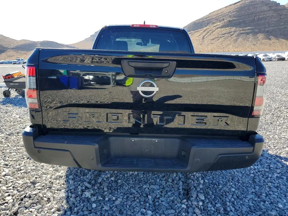 2022 NISSAN FRONTIER S  