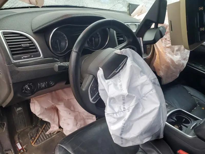 2017 CHRYSLER 300 LIMITED  