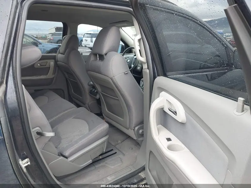 2012 CHEVROLET TRAVERSE LS