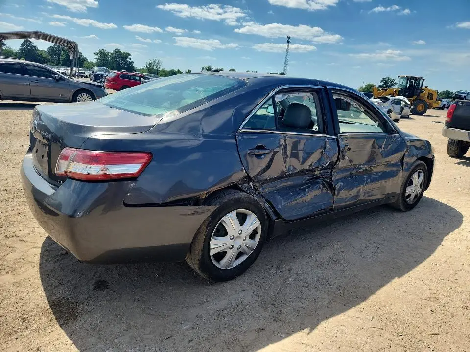 2011 TOYOTA CAMRY LE  
