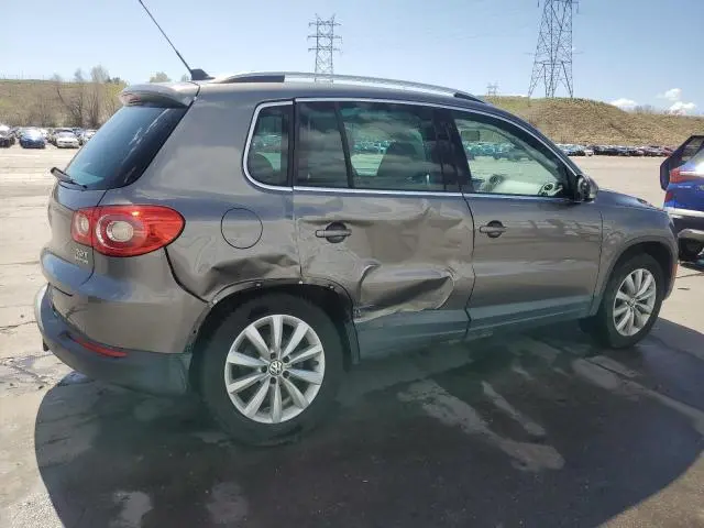 2011 VOLKSWAGEN TIGUAN S  
