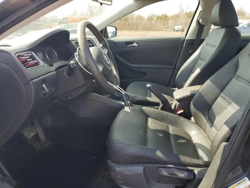 2012 VOLKSWAGEN JETTA SE  