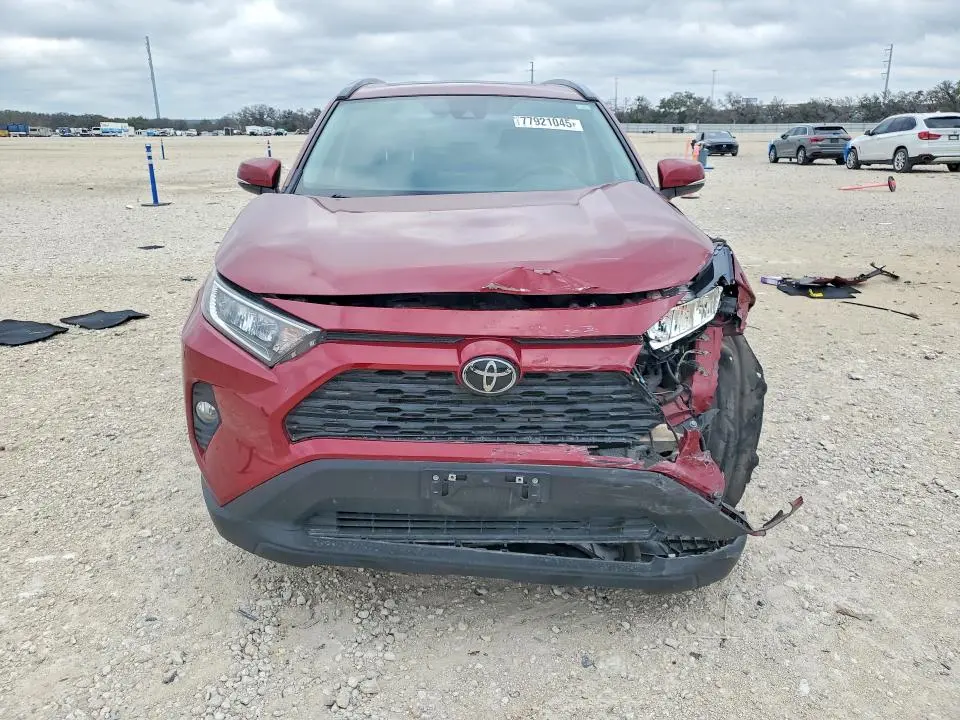 2021 TOYOTA RAV4 XLE  