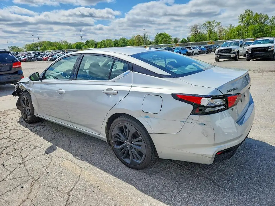 2024 NISSAN ALTIMA SR  