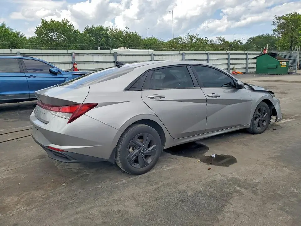 2021 HYUNDAI ELANTRA SEL  