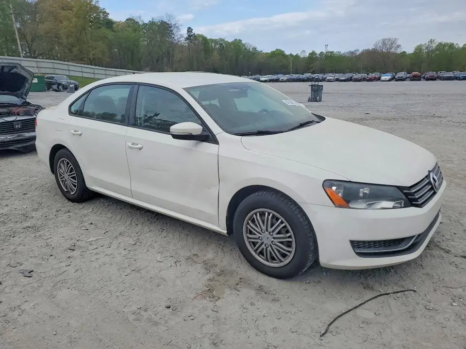 2014 VOLKSWAGEN PASSAT S  