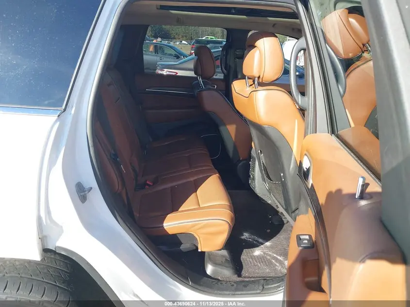 2016 JEEP GRAND CHEROKEE SUMMIT