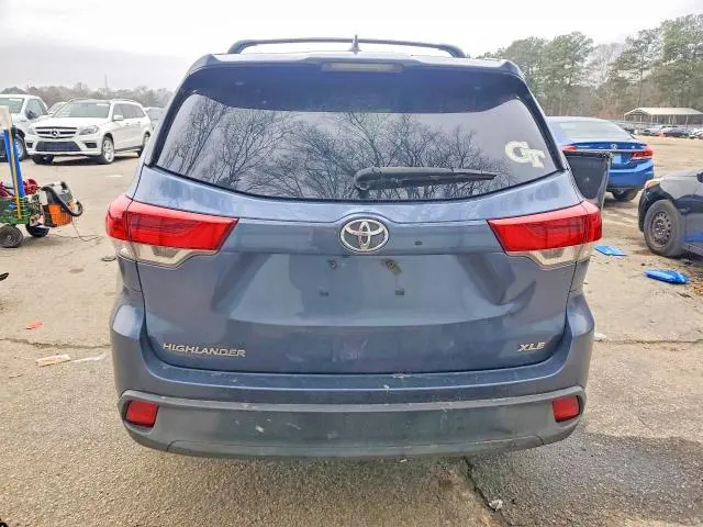 2018 TOYOTA HIGHLANDER SE  