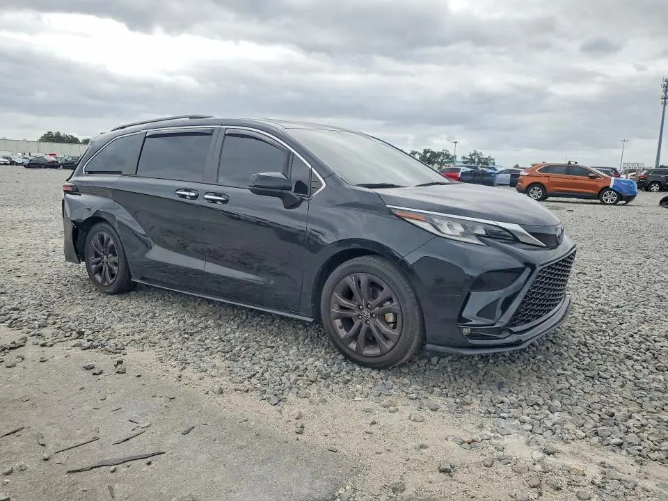 2023 TOYOTA SIENNA XSE 7-PASSENGER  