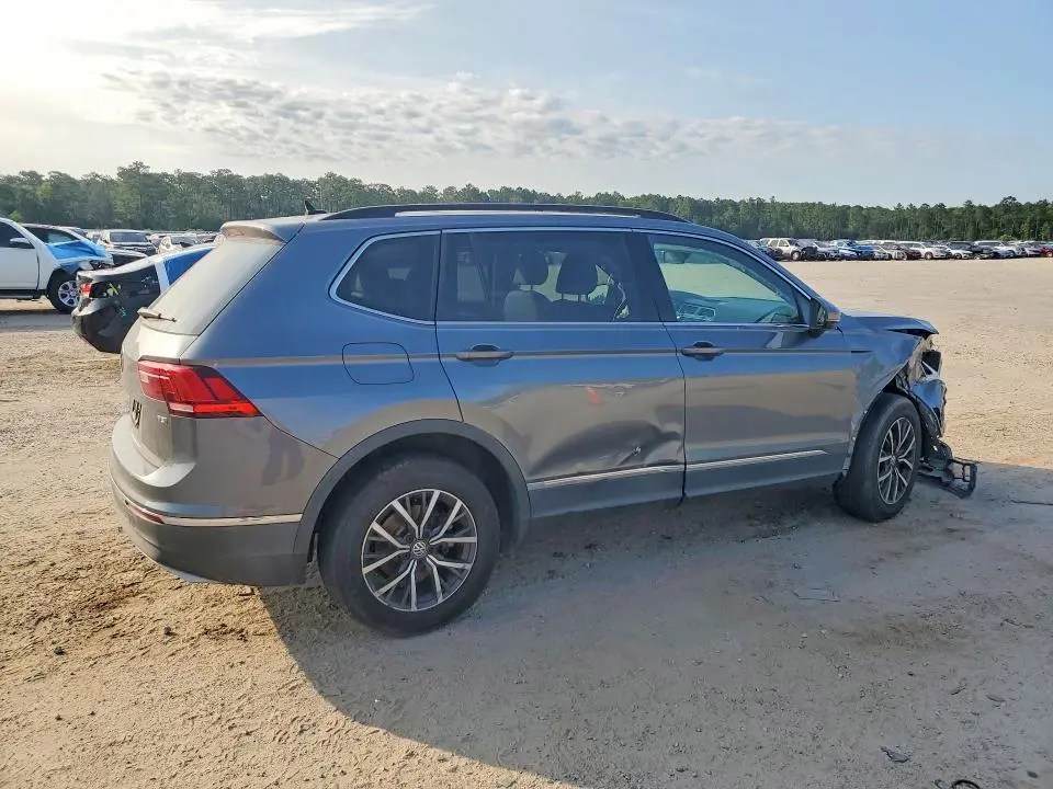 2018 VOLKSWAGEN TIGUAN SE  