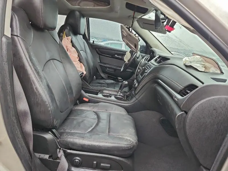 2017 CHEVROLET TRAVERSE LT  