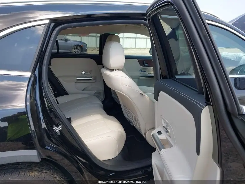 2023 MERCEDES-BENZ GLA 250  