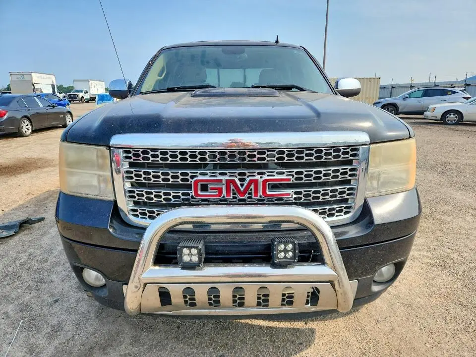 2013 GMC SIERRA K2500 DENALI  