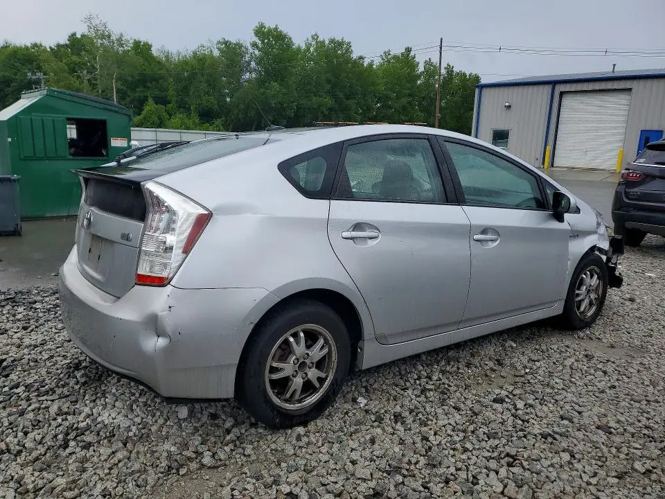 2011 TOYOTA PRIUS THREE  