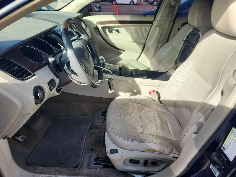 2011 FORD TAURUS LIMITED  