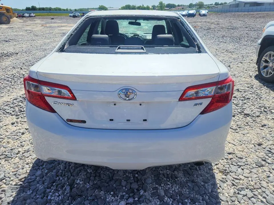 2012 TOYOTA CAMRY SE  