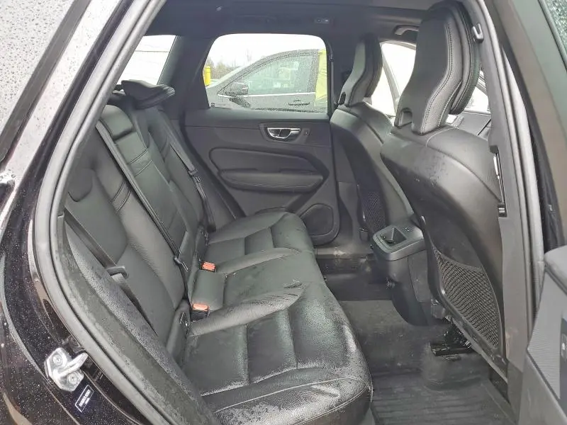 2020 VOLVO XC60 T5 MOMENTUM  